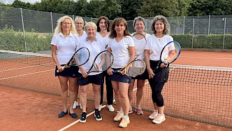 Es spielten (von links nach rechts): Larissa Oswald, Christine Ruck, Lissi Schmid, Tanja Mayer, Ute Funk, Anke Oster und Walburga Ott.