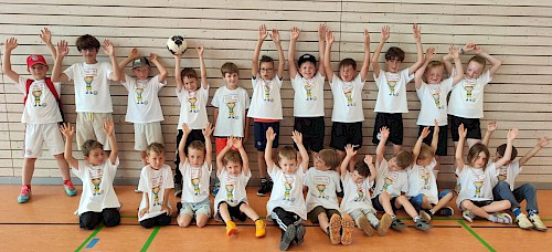 Einlaufkinder beim Heimspiel gegen Unterschneidheim